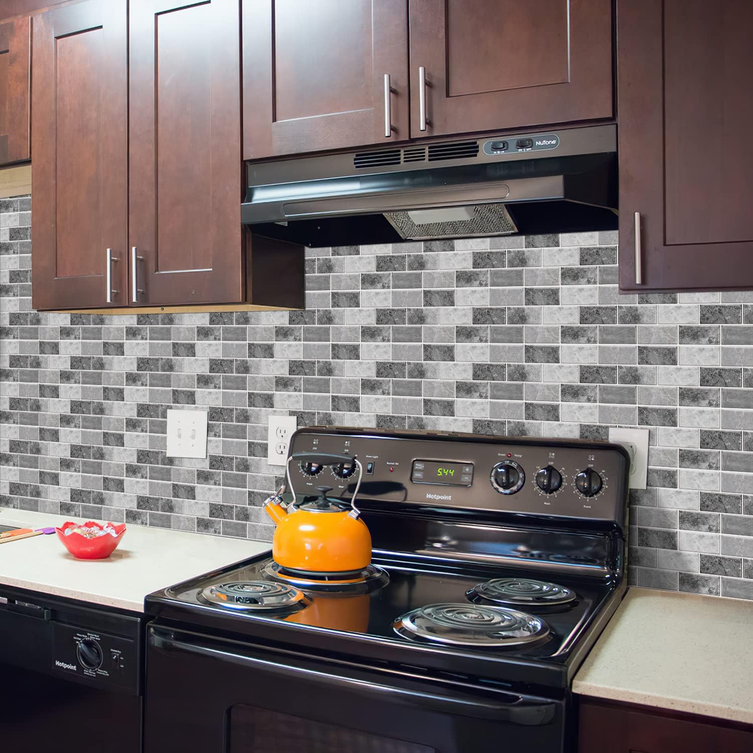 AMOYUN 24 Sheets Self-Adhesive Vinyl Tile Stickers Retro Grey Kitchen Bathroom Decor